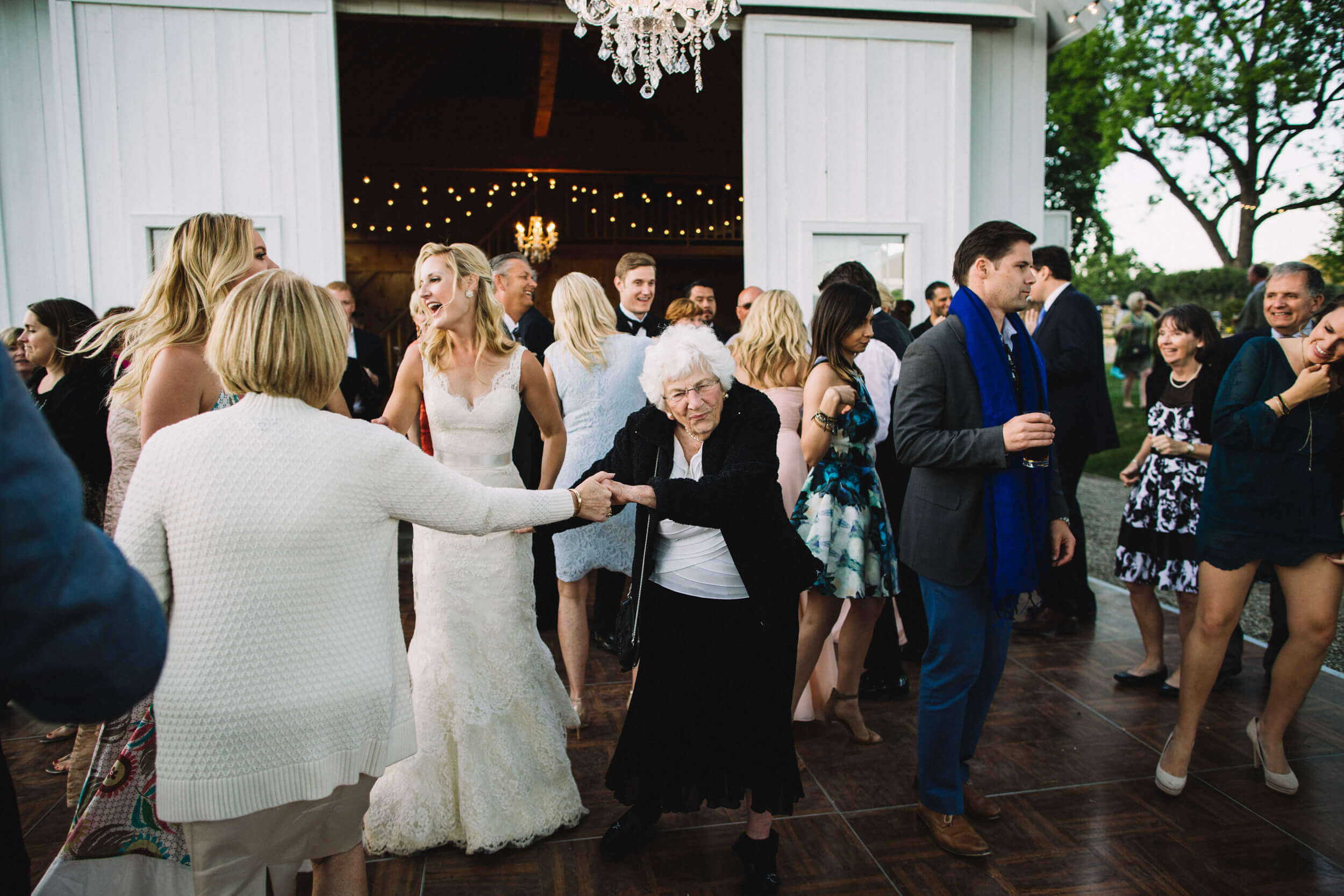 Bend-Event-Sound-Groom-Dance-